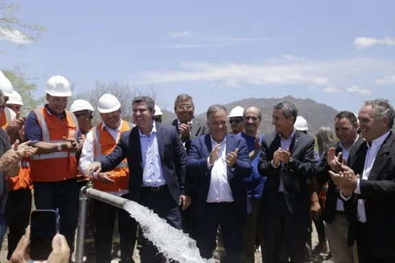 Orrego inauguró obras clave para mejorar el servicio de agua potable en ...