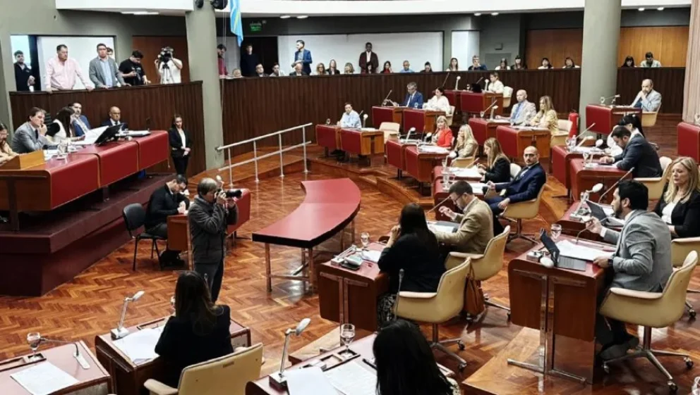 La economía y los ajustes fiscales que golpean a la provincia patagónica.