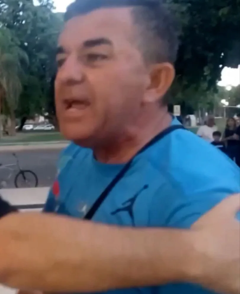 El jóven predicador orreguista irumpió en un protesta pacífica en el centro cívico esta tarde, se hizo virál por increpar a Sergio Uñac